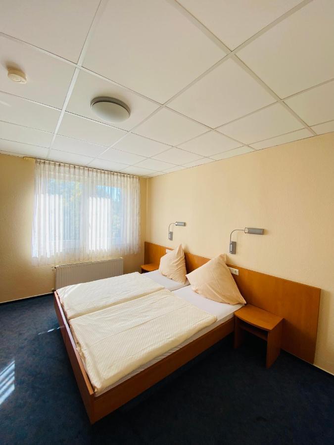 Hotel Montan Дуйсбург Экстерьер фото